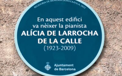 Placa a Alícia de Larrocha